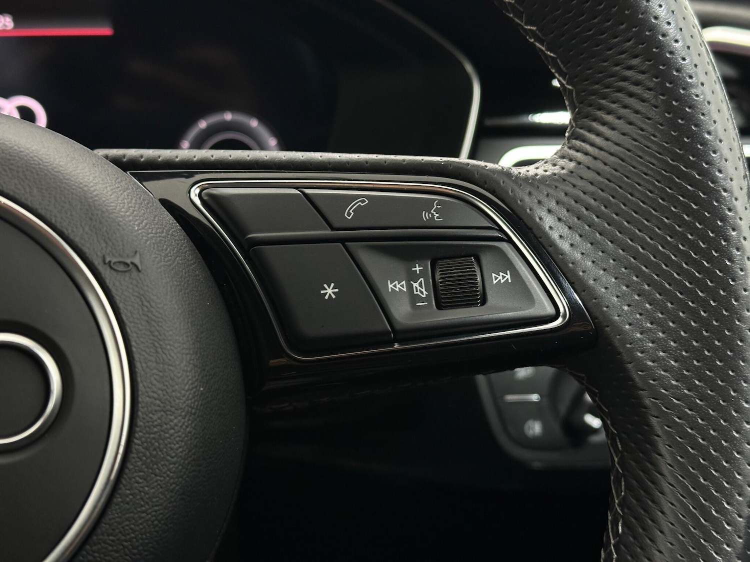 Used Audi A4 2021 for sale - 76965548: Photo 15