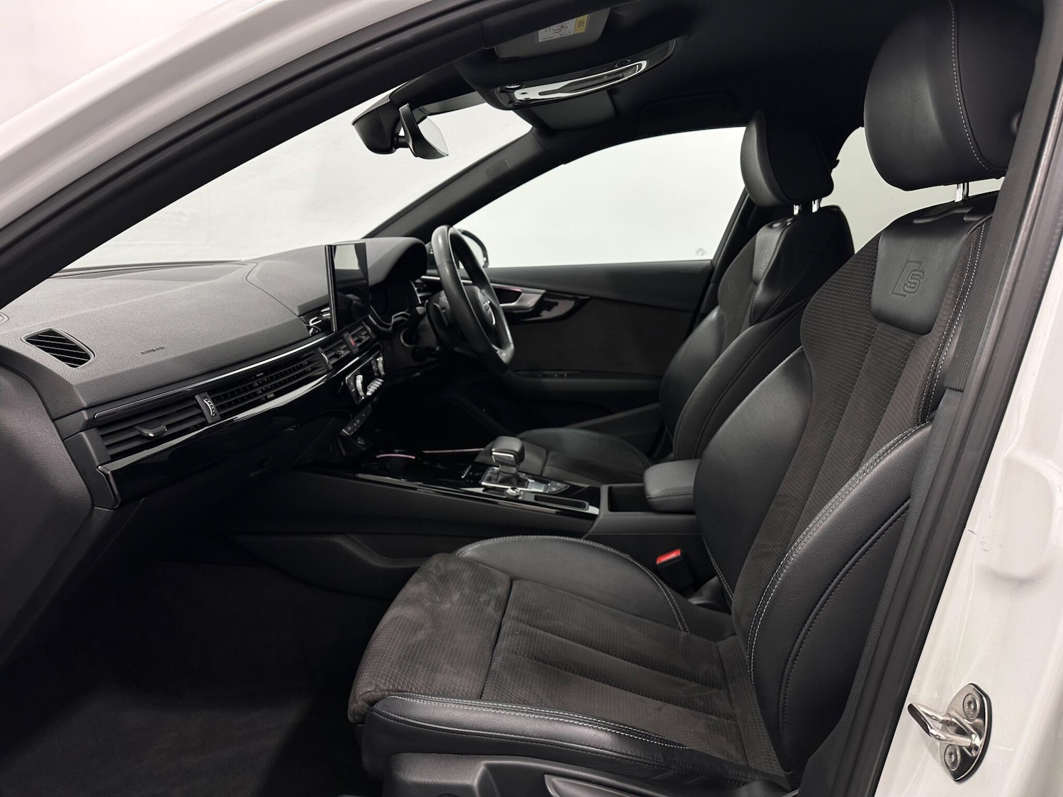 Used Audi A4 2021 for sale - 76965548: Photo 35