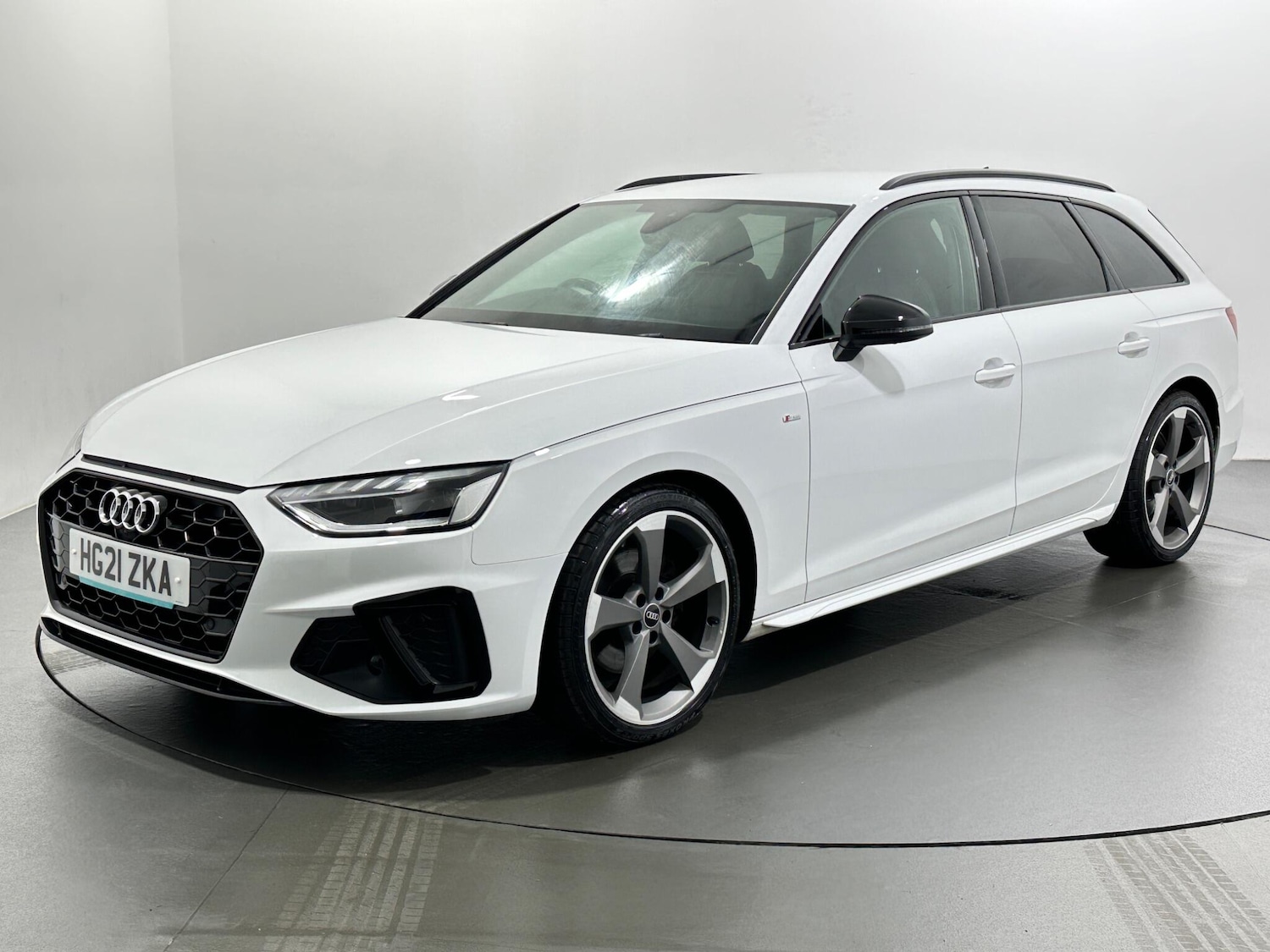 Used Audi A4 2021 for sale - 76965548: Photo 4