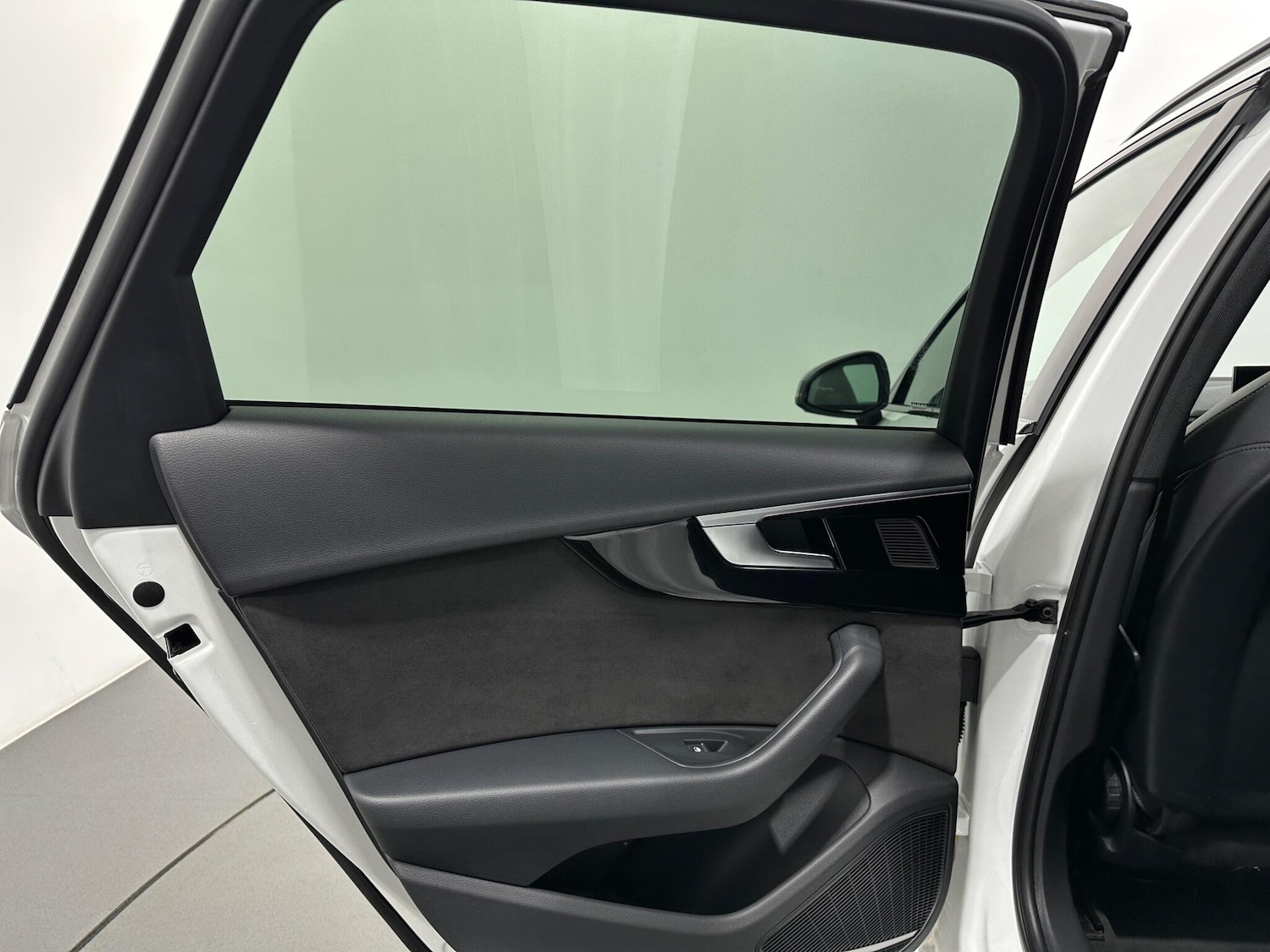 Used Audi A4 2021 for sale - 76965548: Photo 41