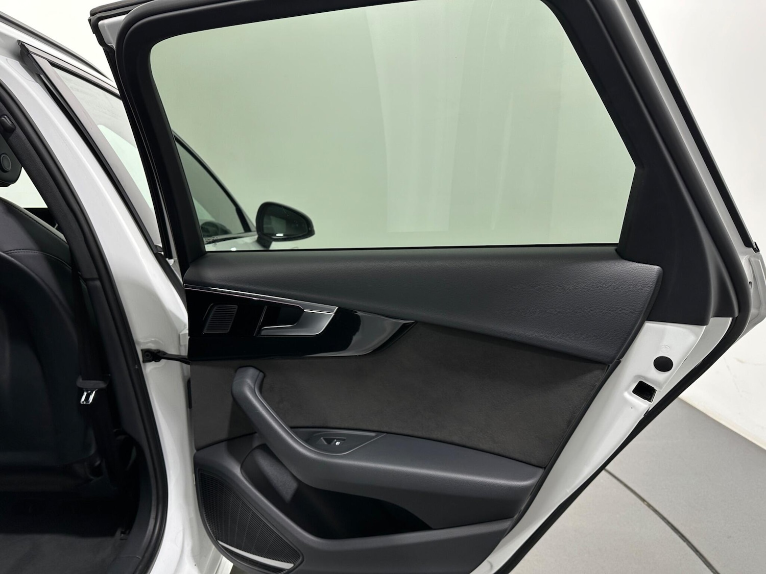 Used Audi A4 2021 for sale - 76965548: Photo 44