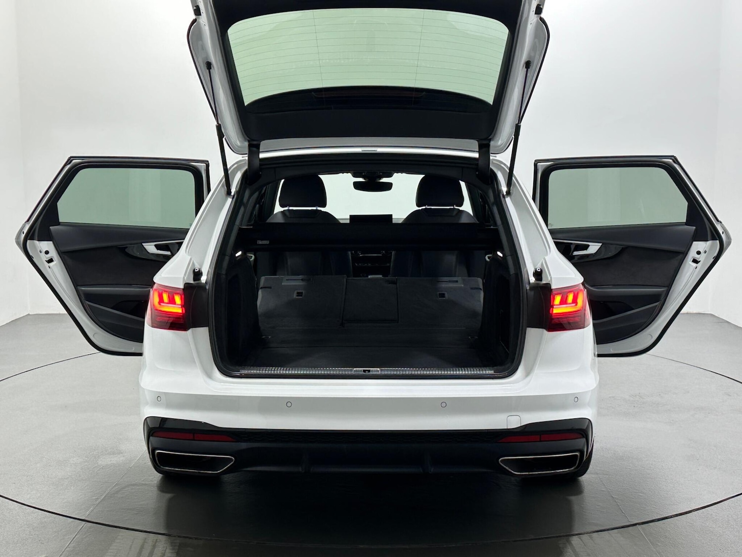 Used Audi A4 2021 for sale - 76965548: Photo 45