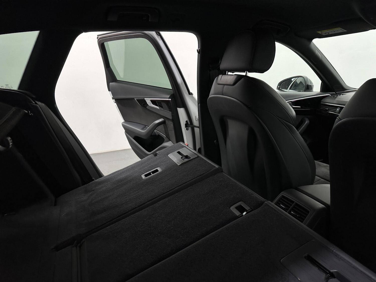 Used Audi A4 2021 for sale - 76965548: Photo 47