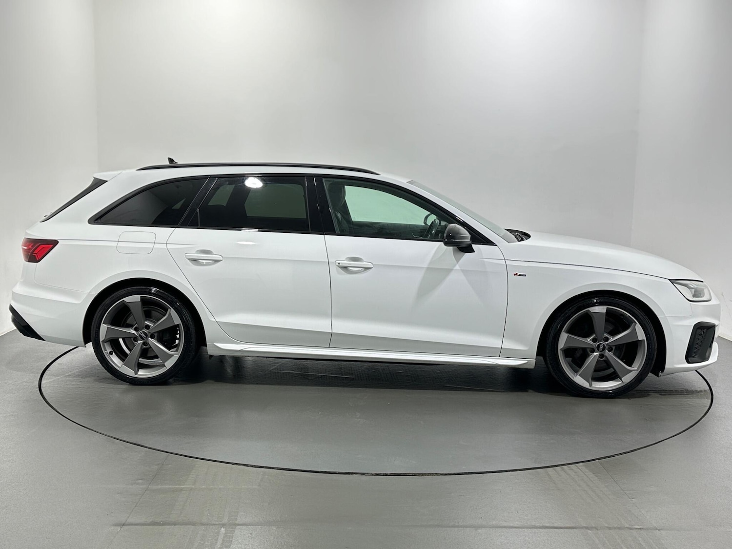 Used Audi A4 2021 for sale - 76965548: Photo 9