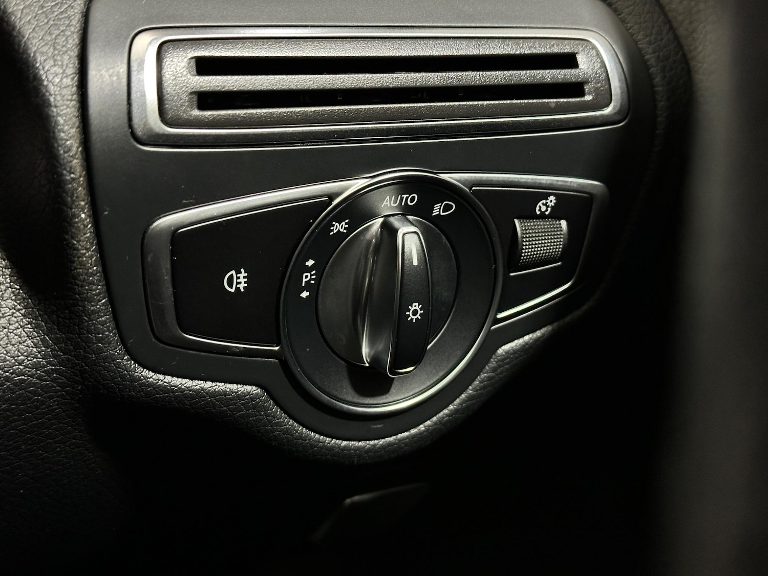 Used Mercedes-Benz C Class 2019 for sale - 77626151: Photo 18