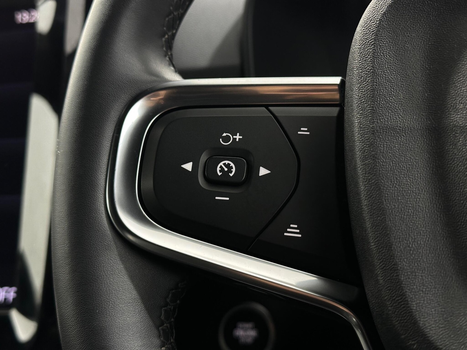 Used Volvo XC40 for sale - 77214997: Photo 13