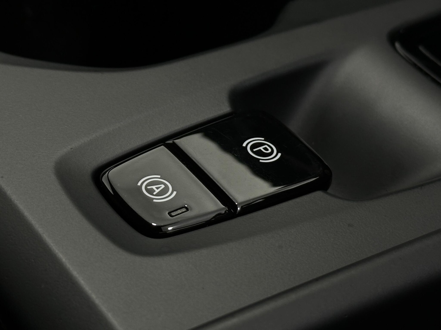 Used Volvo XC40 for sale - 77214997: Photo 19