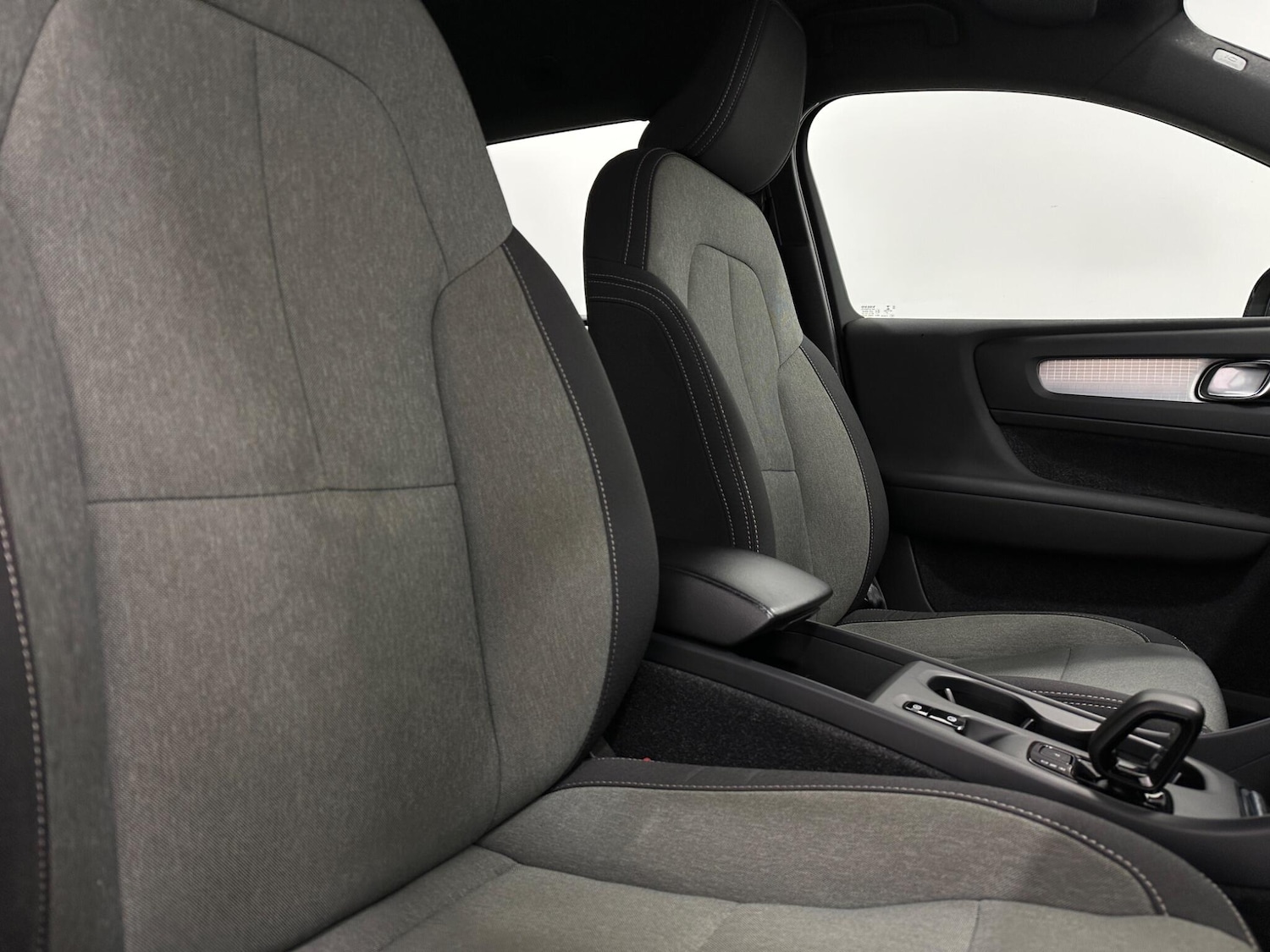 Used Volvo XC40 for sale - 77214997: Photo 27