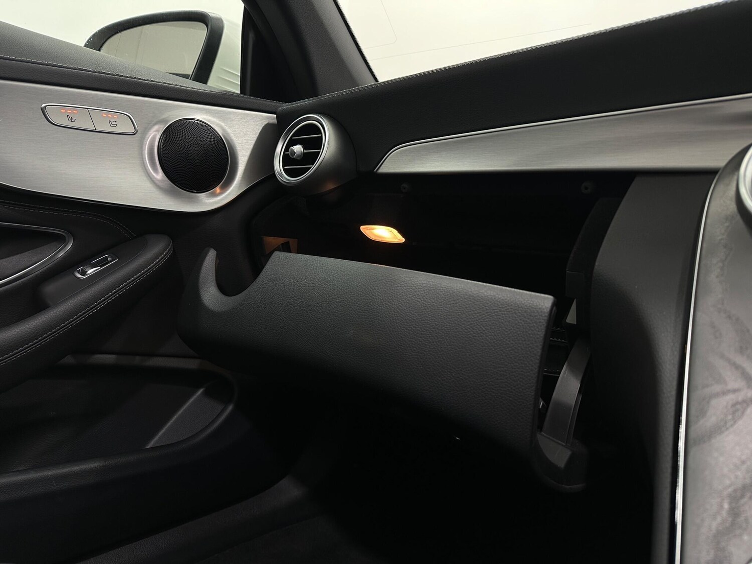 Used Mercedes-Benz C Class 2019 for sale - 77479465: Photo 30