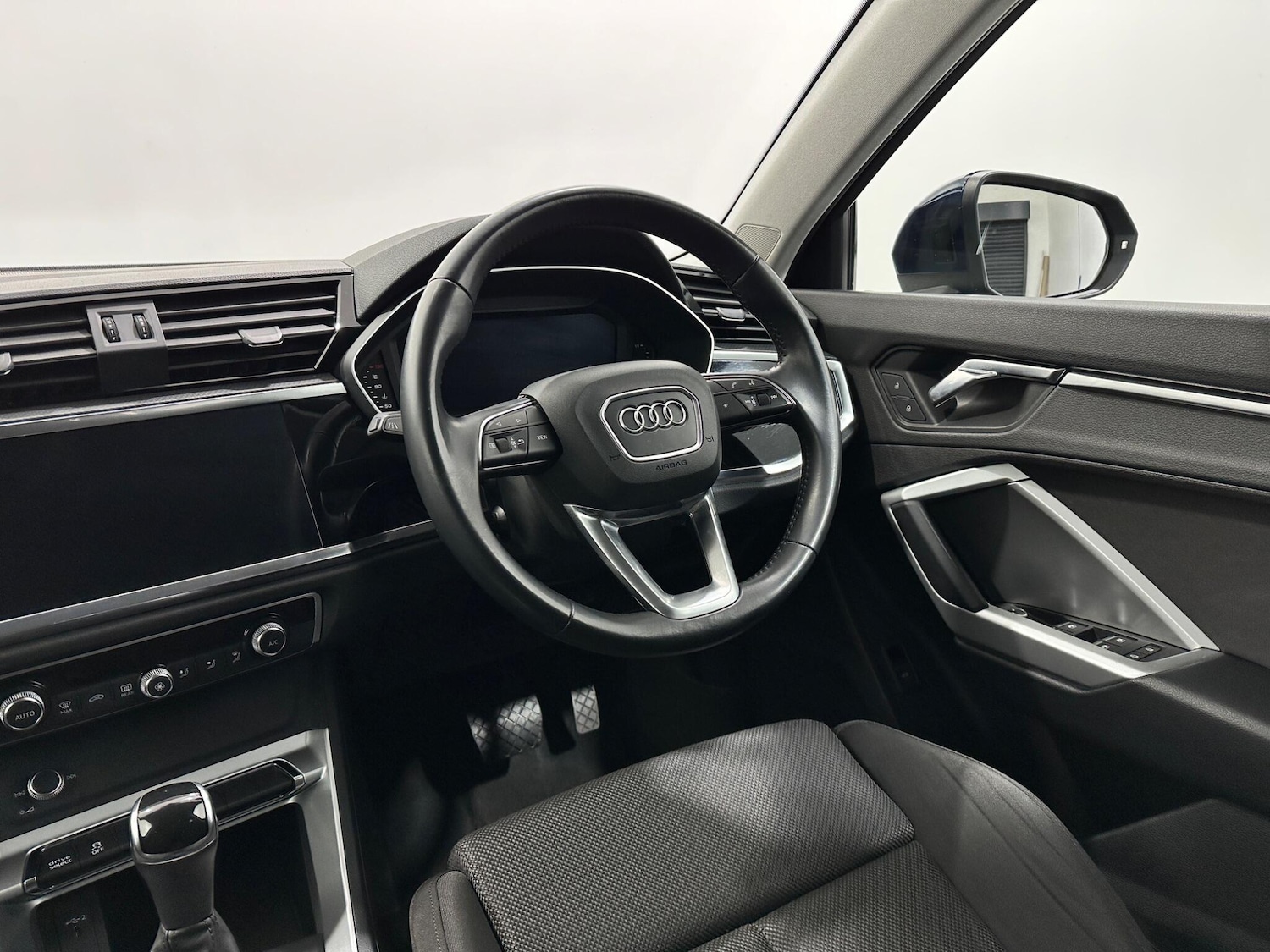 Used Audi Q3 2019 for sale - 77645928: Photo 11