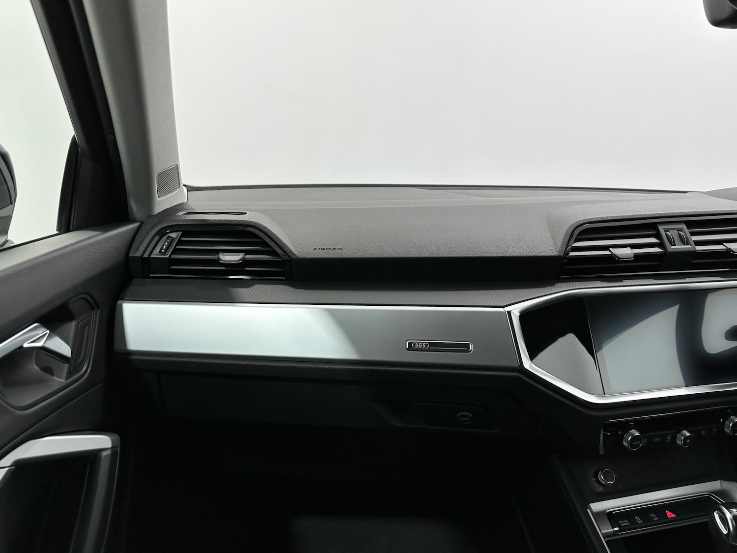 Used Audi Q3 2019 for sale - 77645928: Photo 28