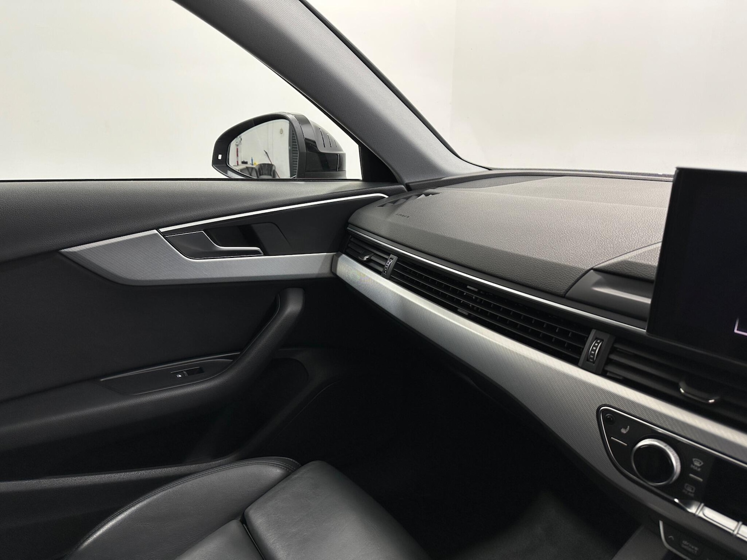 Used Audi A4 Avant for sale - 77994314: Photo 24