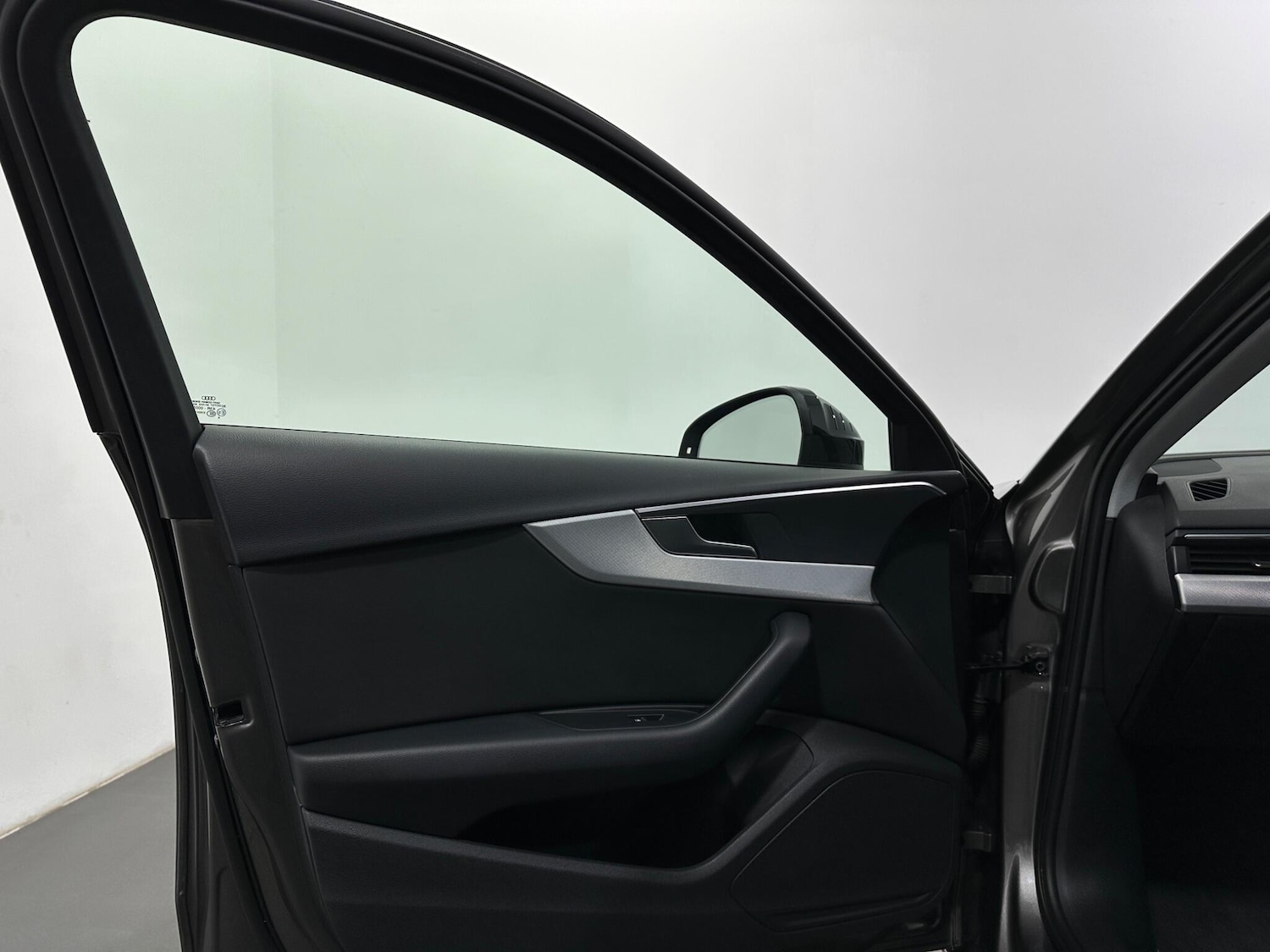 Used Audi A4 Avant for sale - 77994314: Photo 35