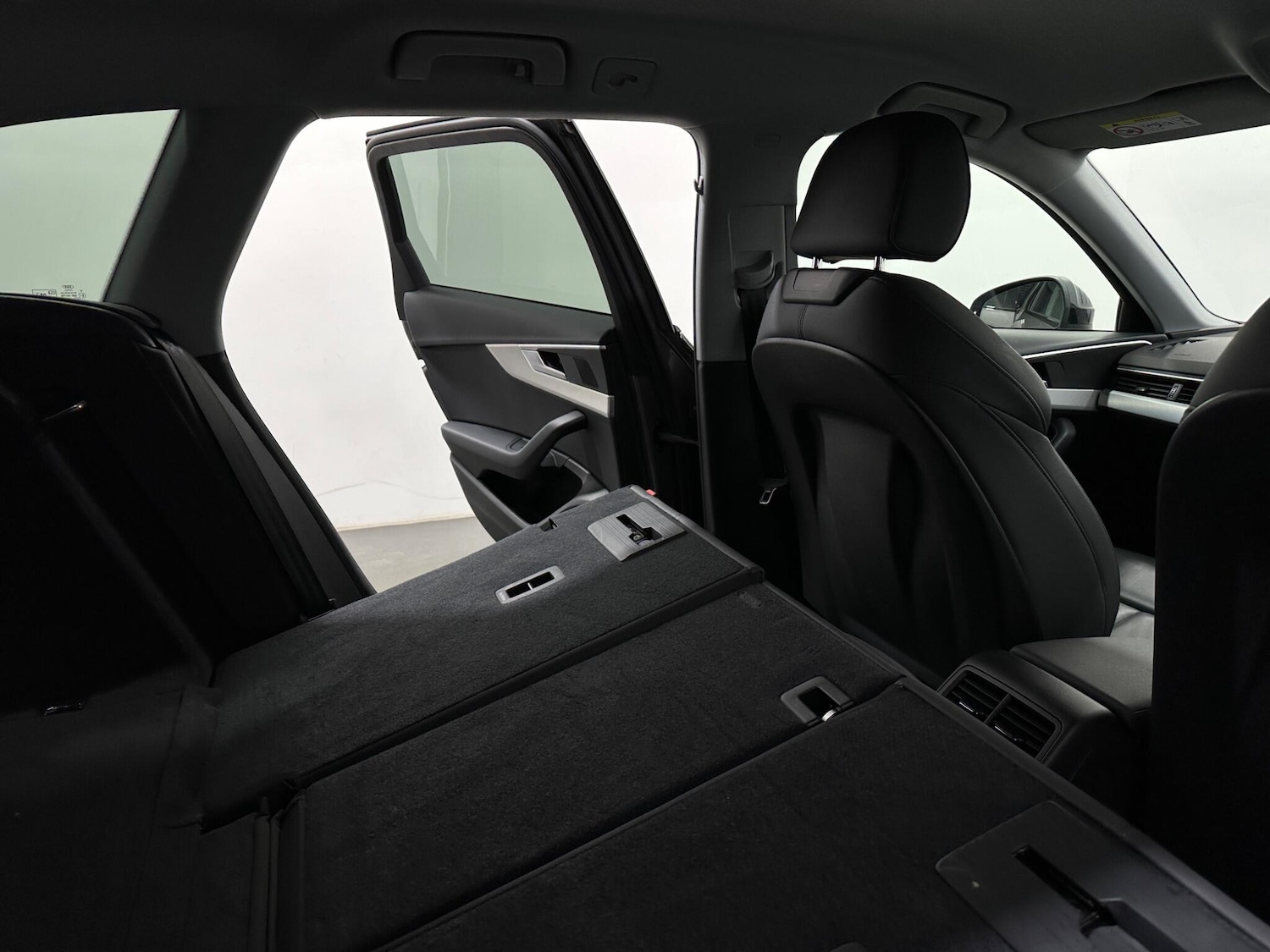 Used Audi A4 Avant for sale - 77994314: Photo 44