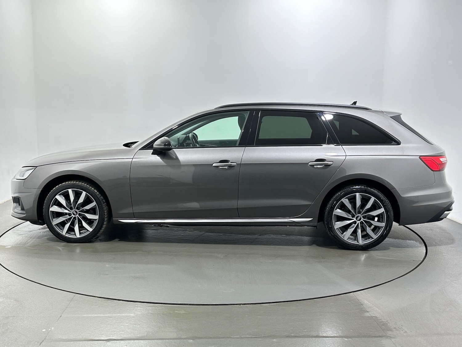 Used Audi A4 Avant for sale - 77994314: Photo 5