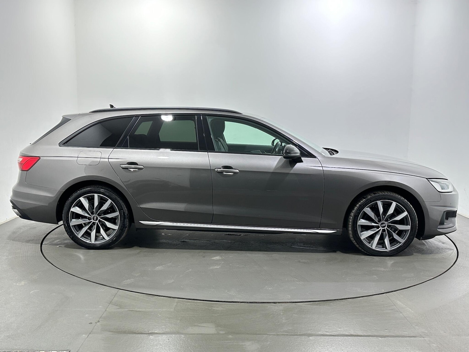 Used Audi A4 Avant for sale - 77994314: Photo 9