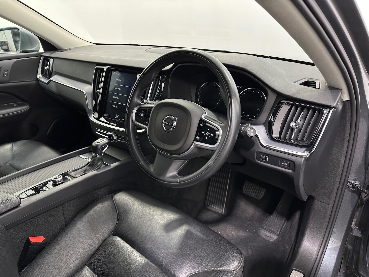 Used Volvo V60 2018 for sale - 77202721: Photo 10