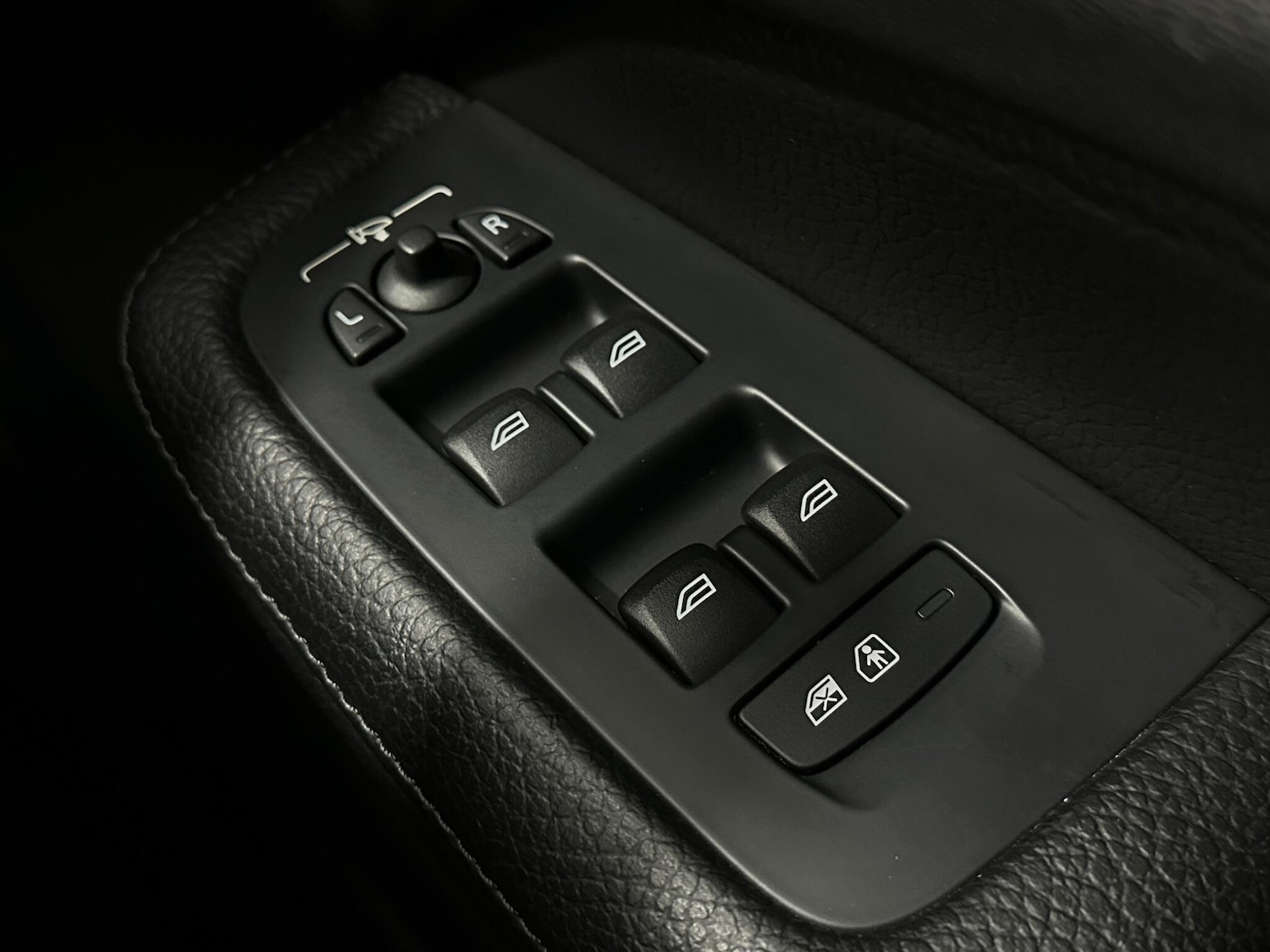 Used Volvo V60 2018 for sale - 77202721: Photo 17