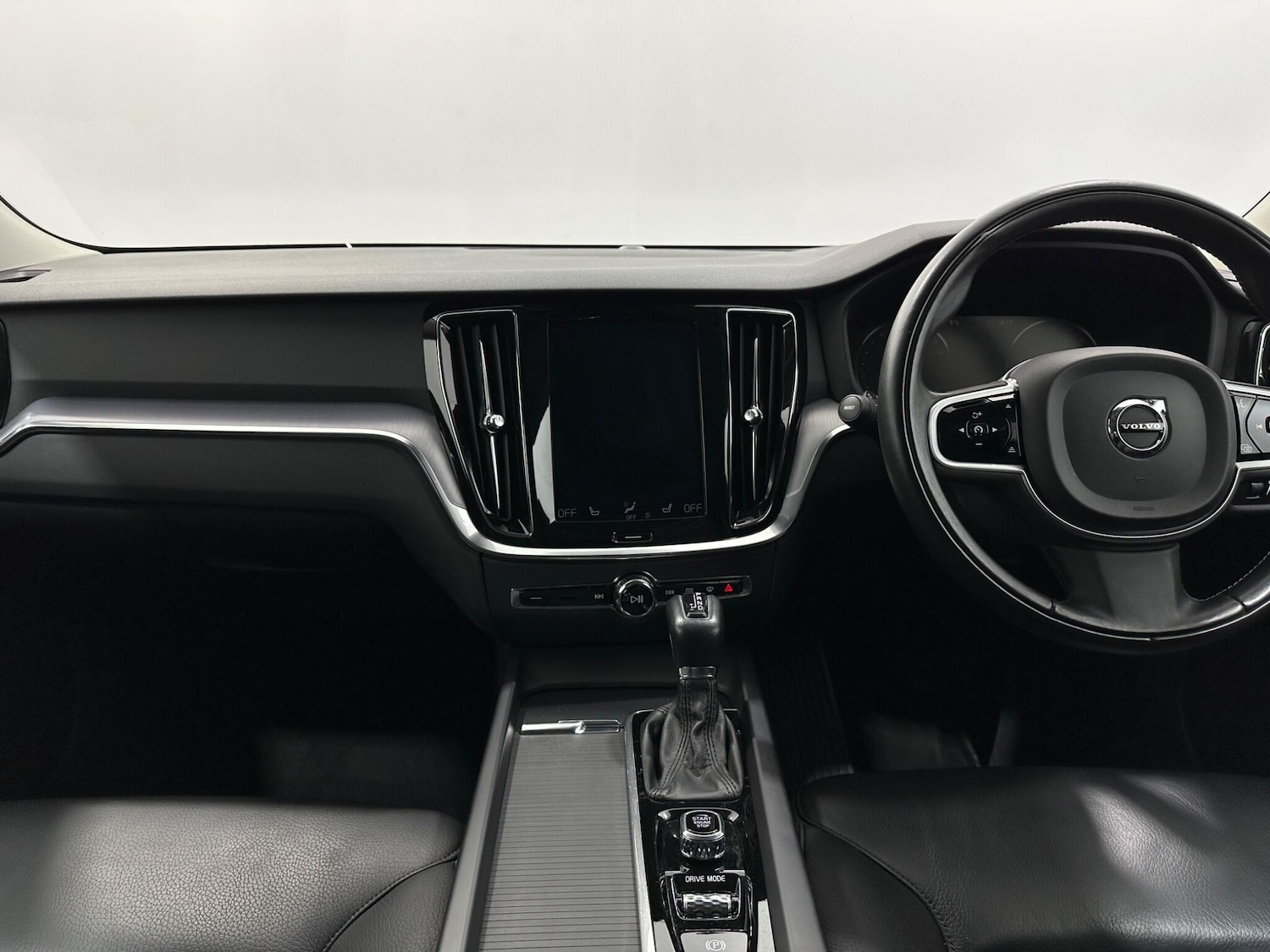 Used Volvo V60 2018 for sale - 77202721: Photo 18