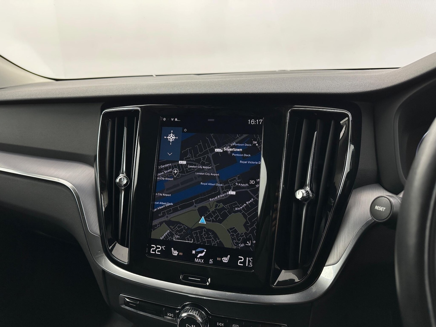 Used Volvo V60 2018 for sale - 77202721: Photo 21