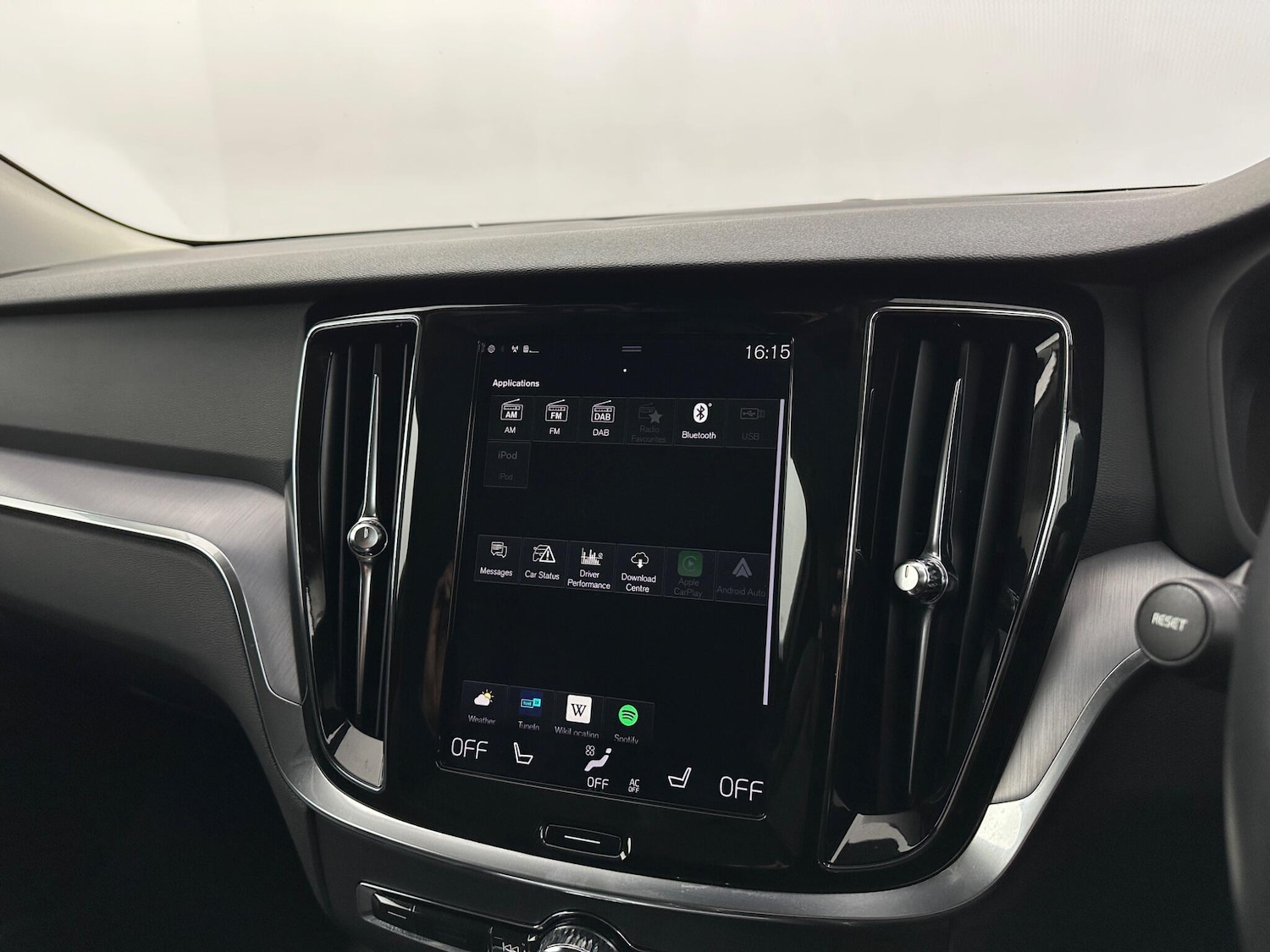 Used Volvo V60 2018 for sale - 77202721: Photo 22