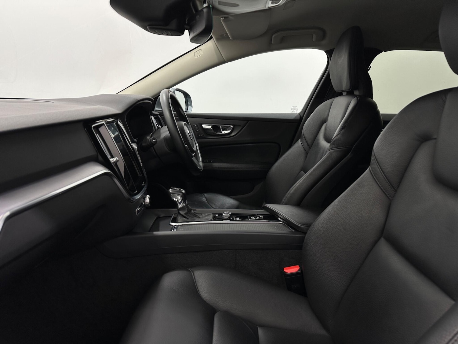 Used Volvo V60 2018 for sale - 77202721: Photo 32