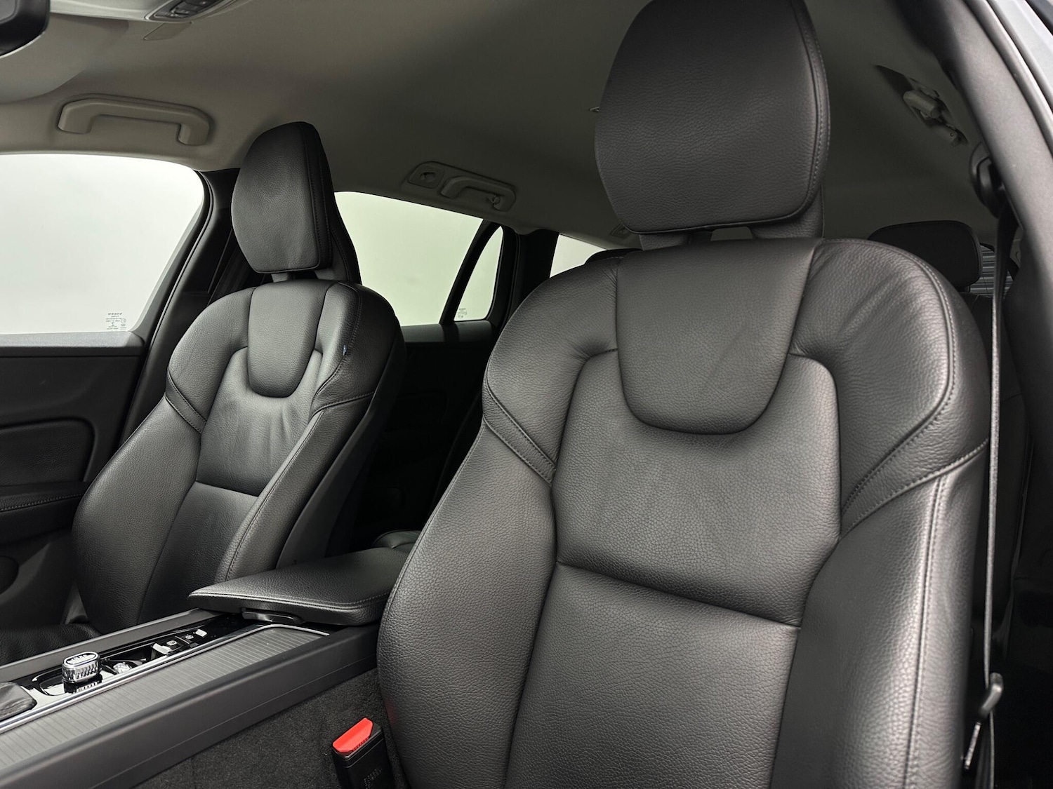 Used Volvo V60 2018 for sale - 77202721: Photo 33