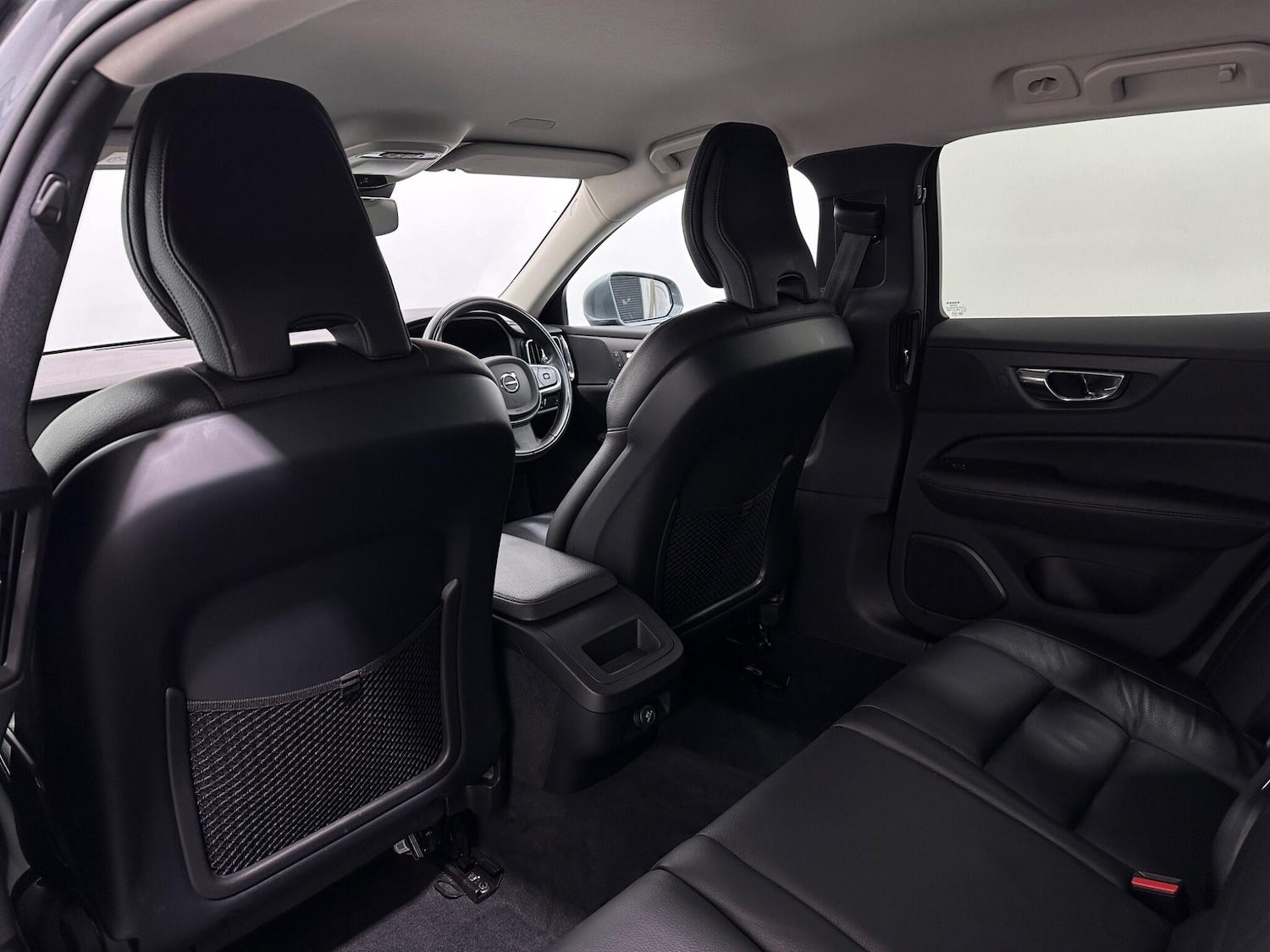 Used Volvo V60 2018 for sale - 77202721: Photo 35