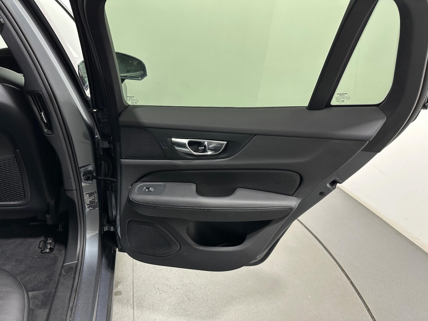 Used Volvo V60 2018 for sale - 77202721: Photo 40