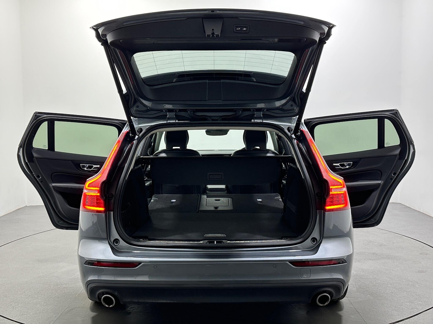 Used Volvo V60 2018 for sale - 77202721: Photo 41