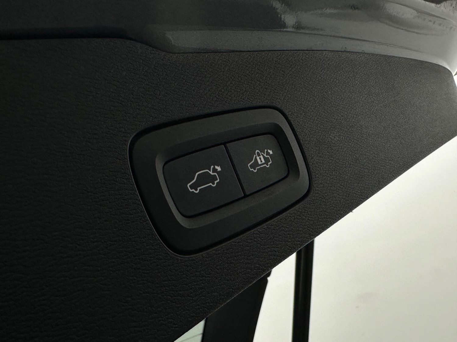 Used Volvo V60 2018 for sale - 77202721: Photo 45