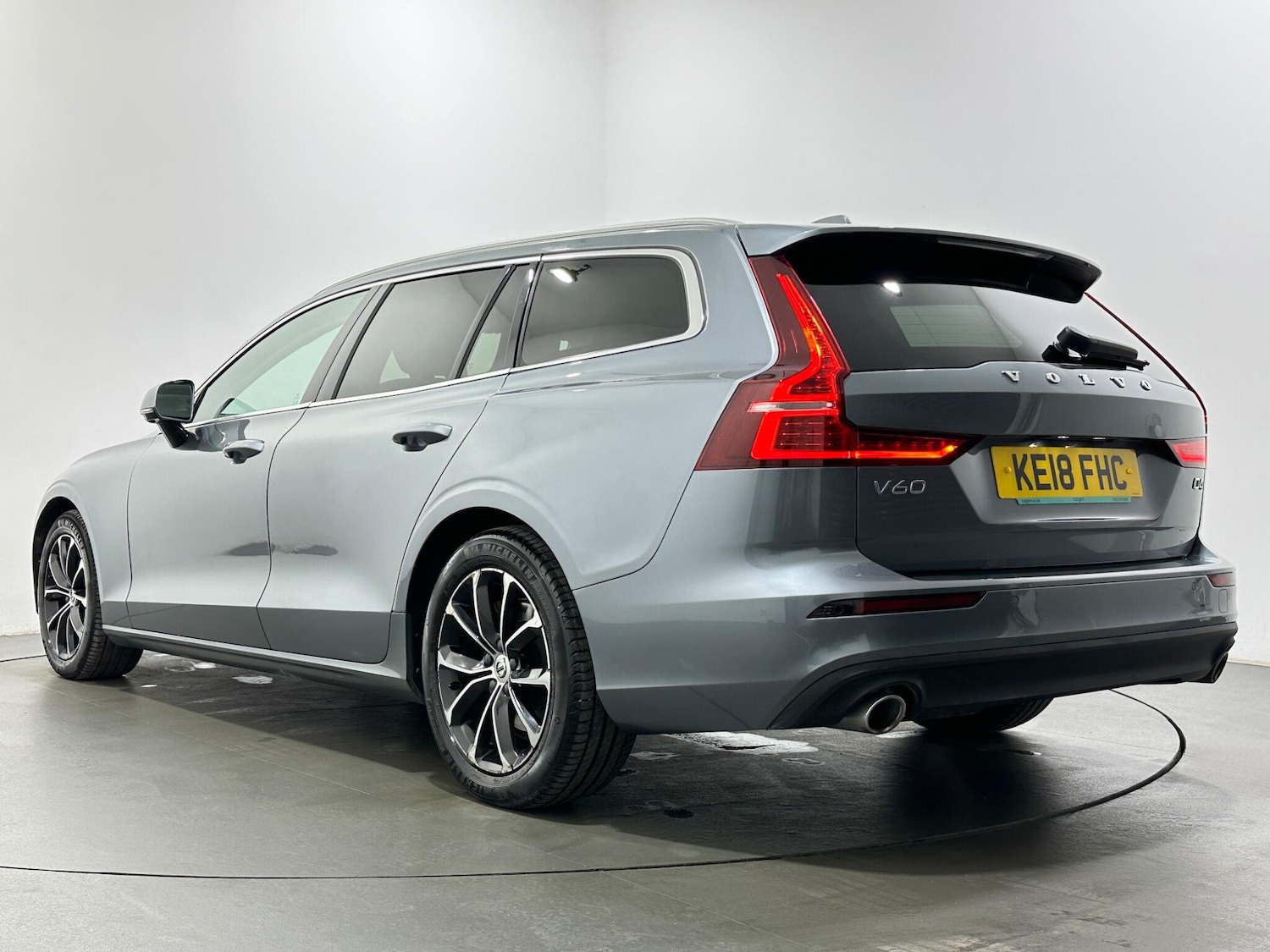 Used Volvo V60 2018 for sale - 77202721: Photo 46