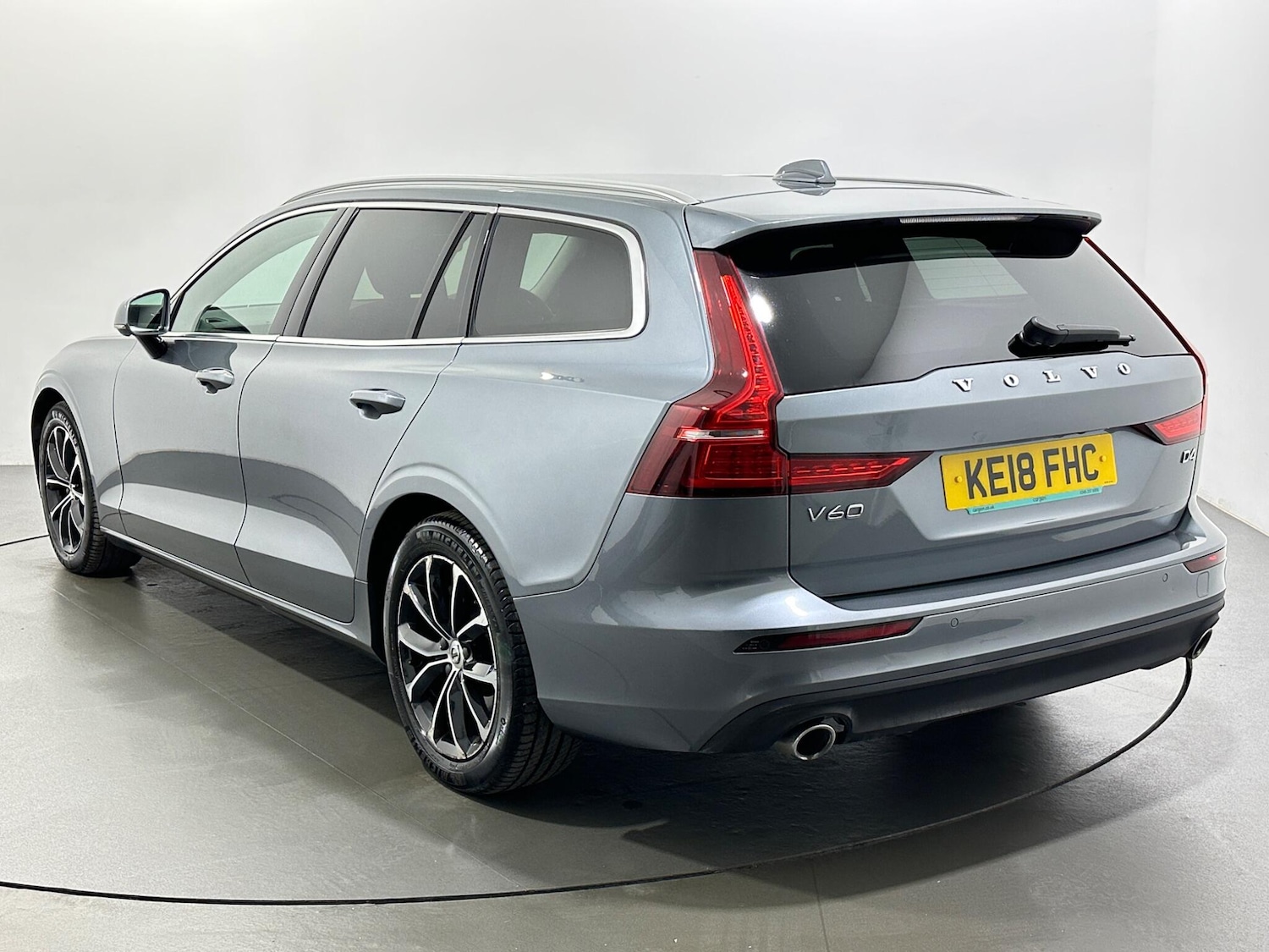Used Volvo V60 2018 for sale - 77202721: Photo 6
