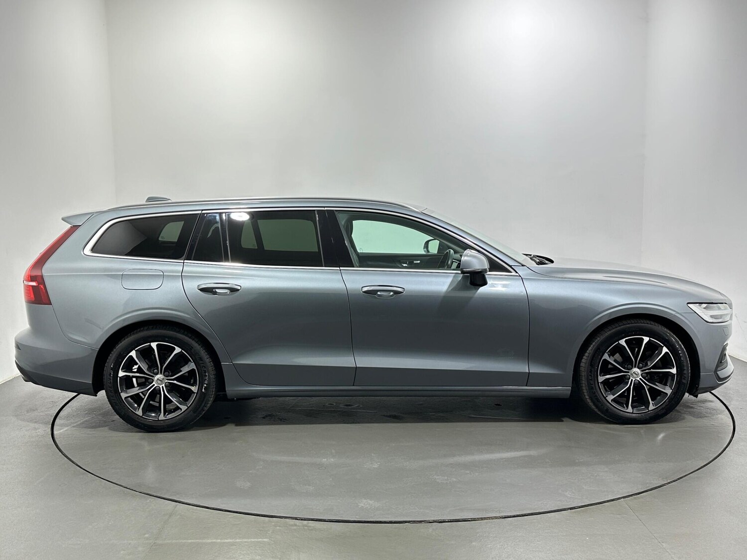 Used Volvo V60 2018 for sale - 77202721: Photo 9