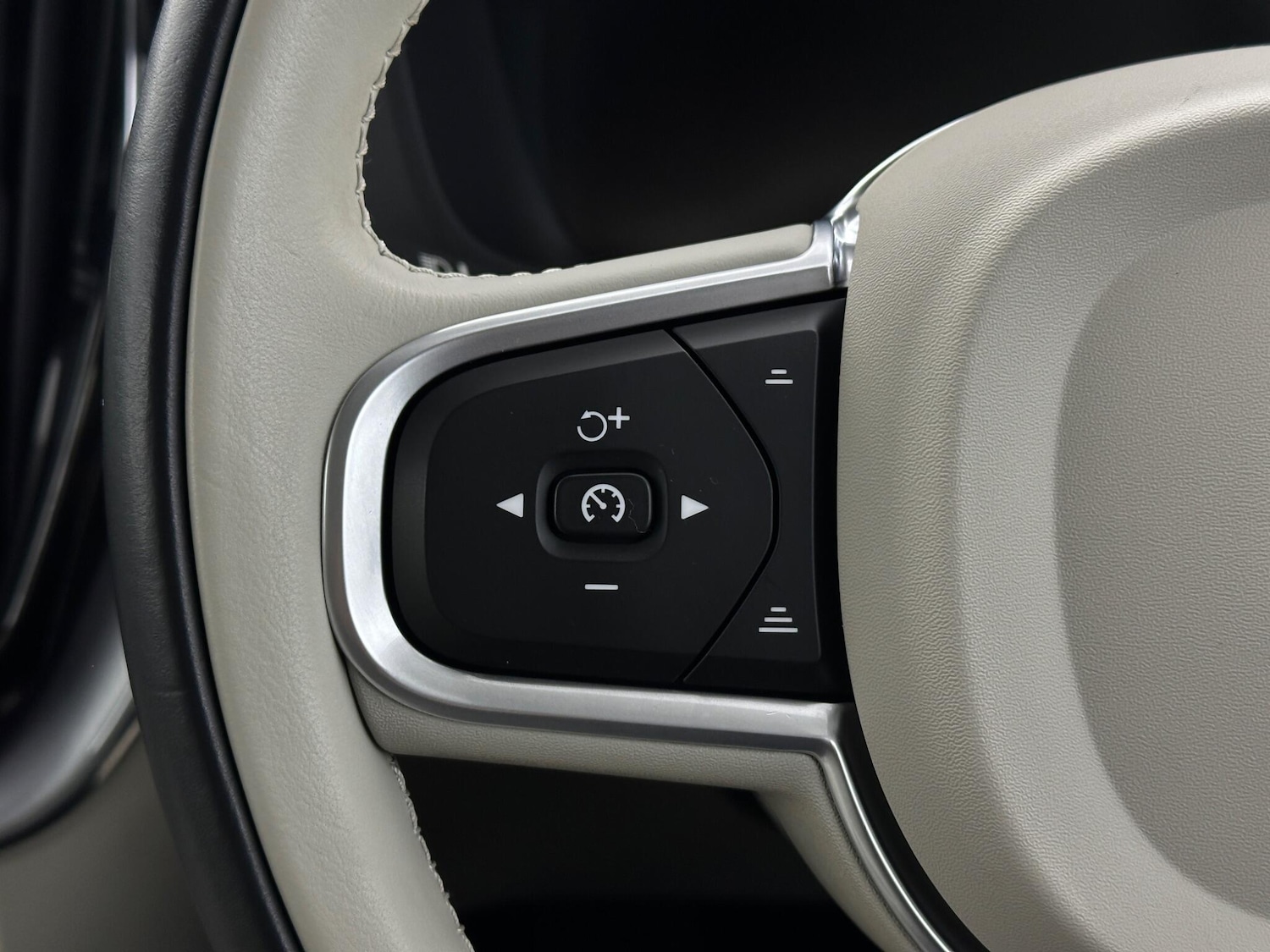 Used Volvo XC60 2021 for sale - 77203887: Photo 14