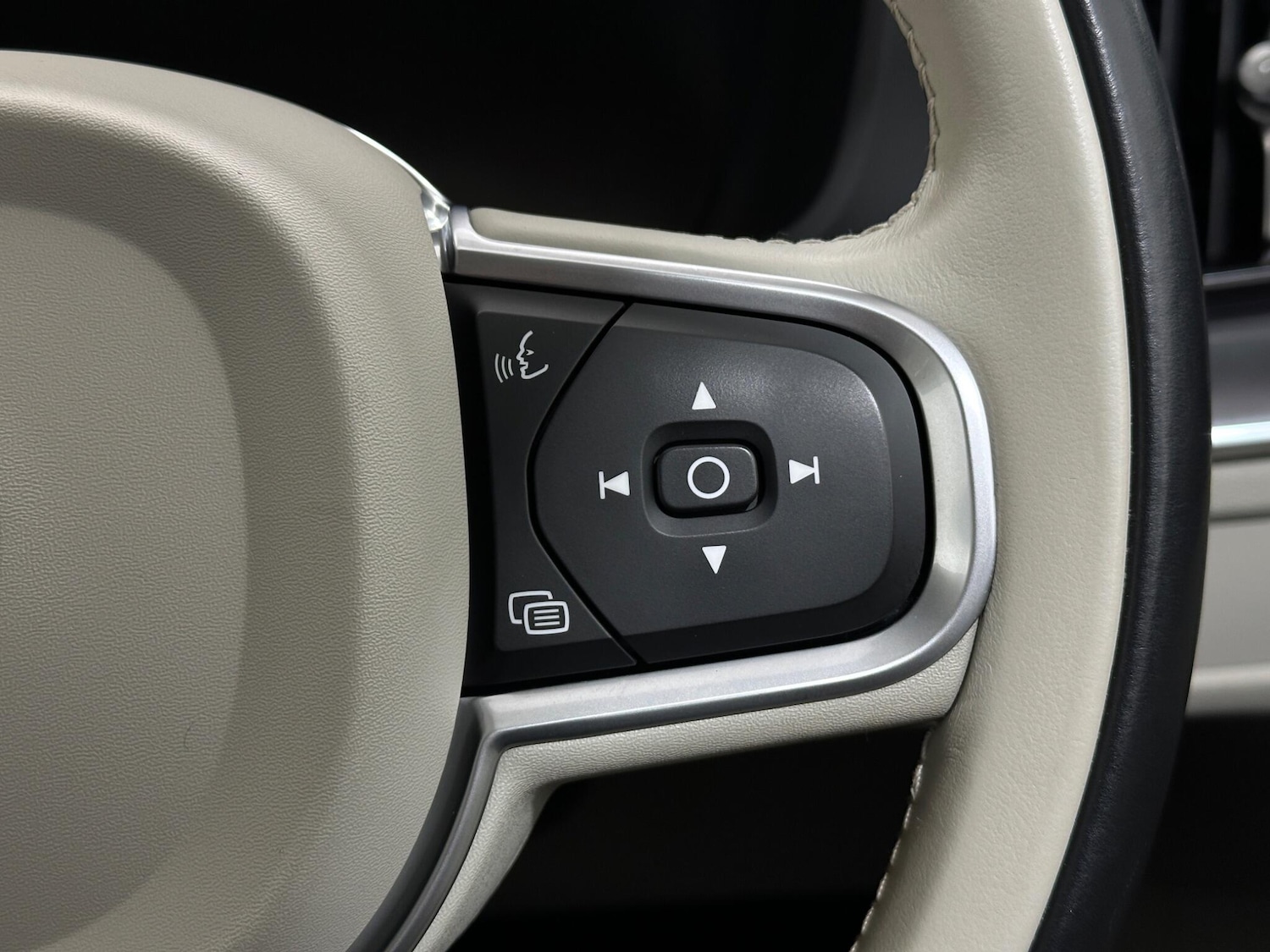 Used Volvo XC60 2021 for sale - 77203887: Photo 15