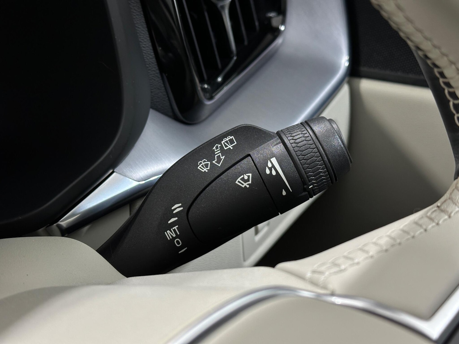 Used Volvo XC60 2021 for sale - 77203887: Photo 16