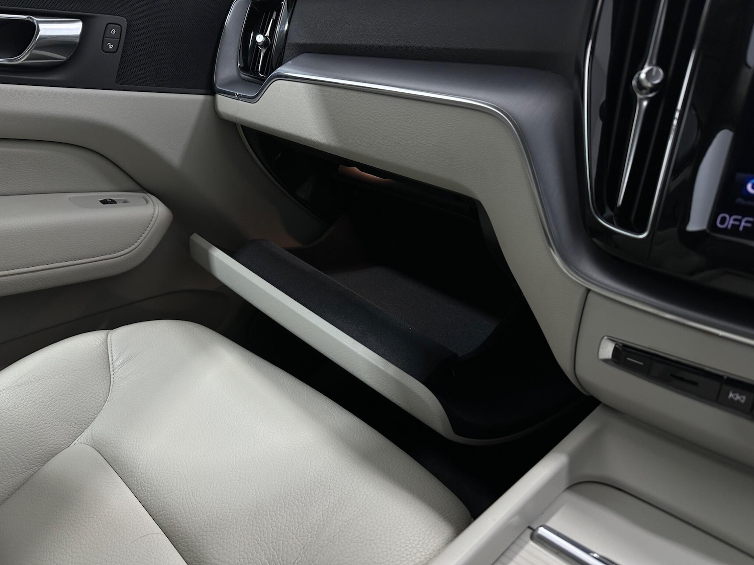 Used Volvo XC60 2021 for sale - 77203887: Photo 26