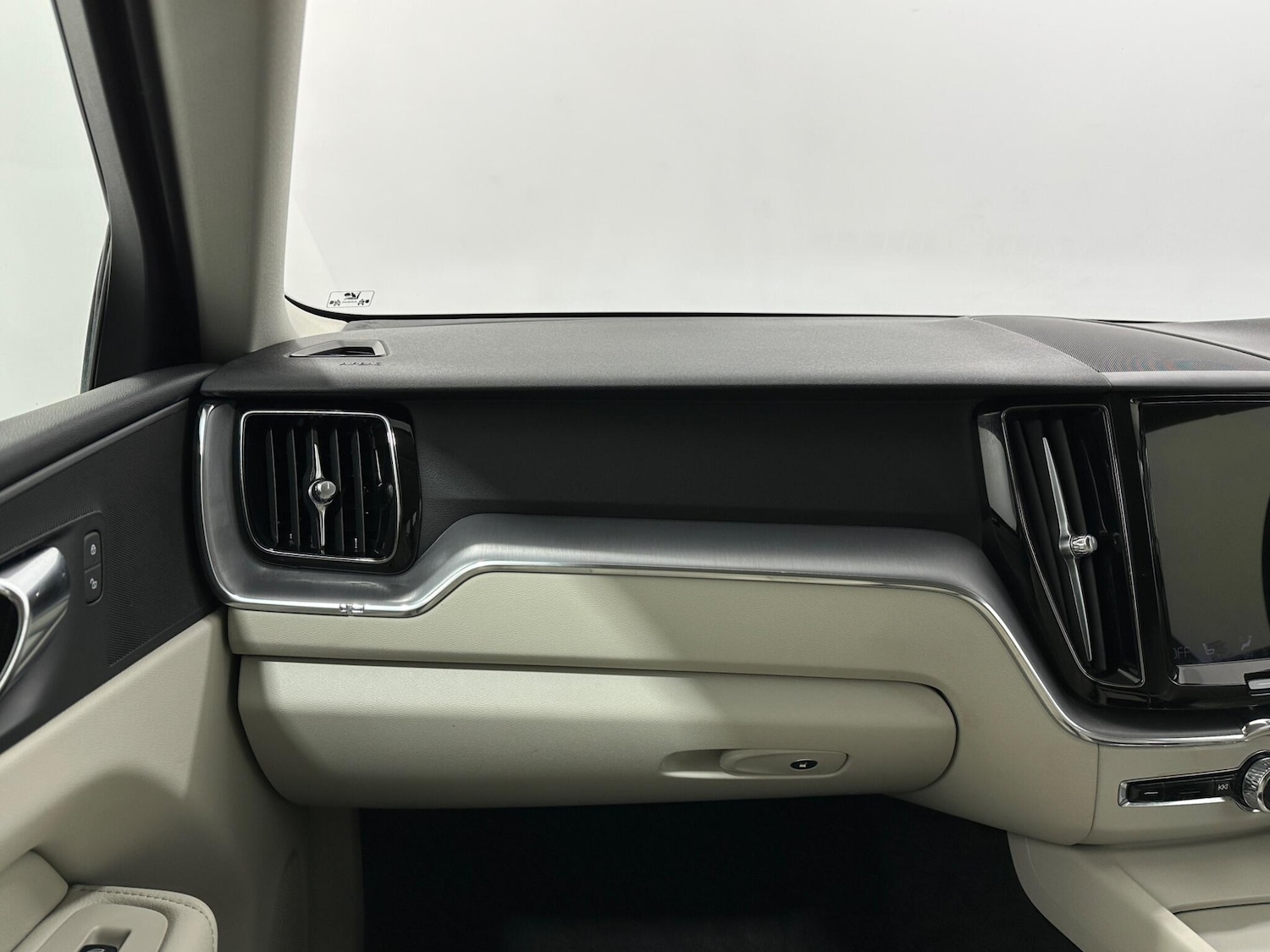 Used Volvo XC60 2021 for sale - 77203887: Photo 27