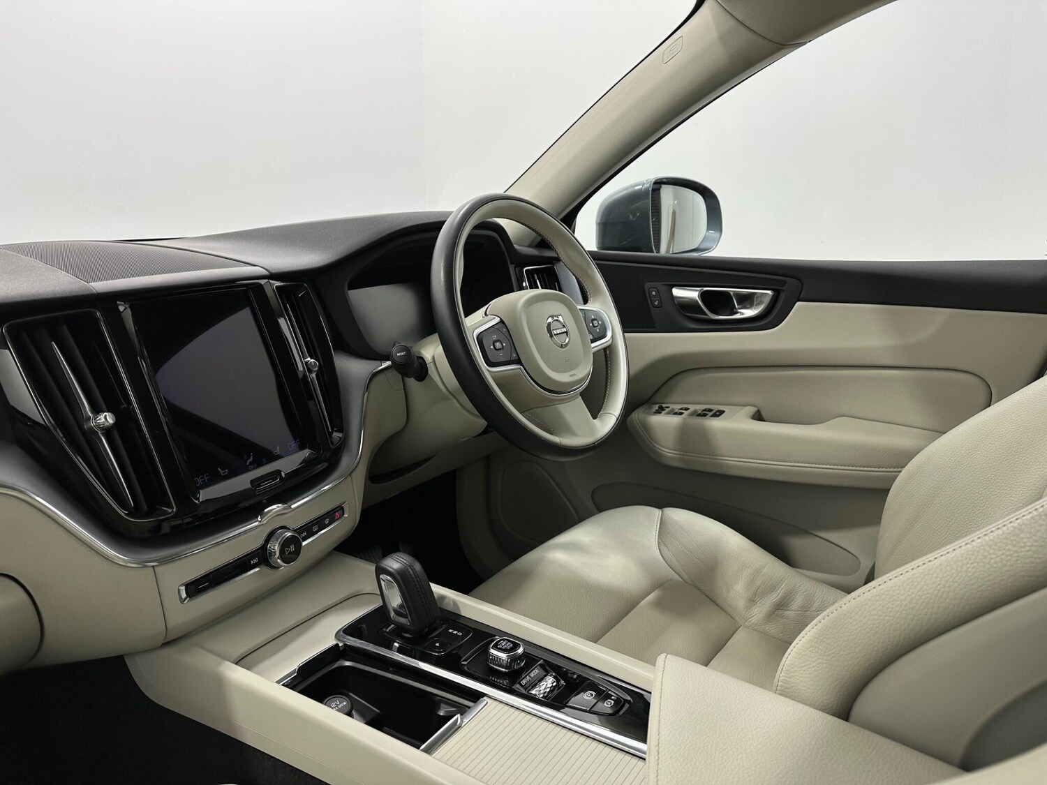 Used Volvo XC60 2021 for sale - 77203887: Photo 29