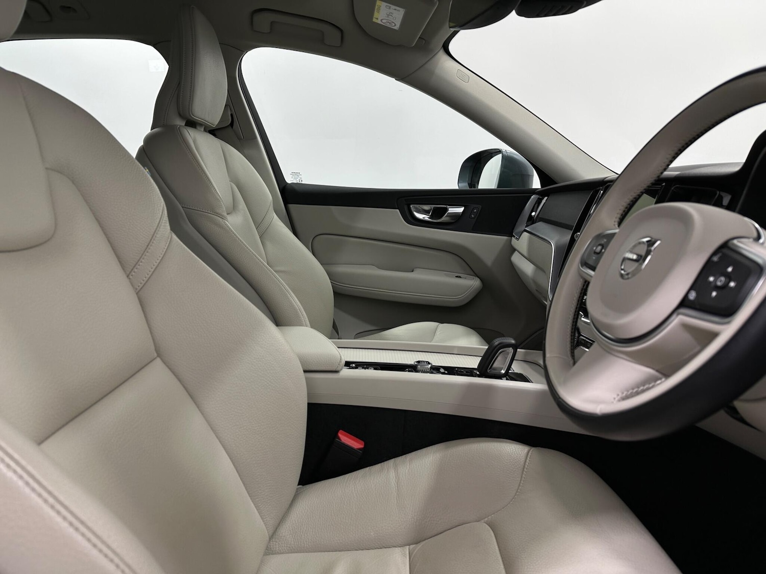 Used Volvo XC60 2021 for sale - 77203887: Photo 30