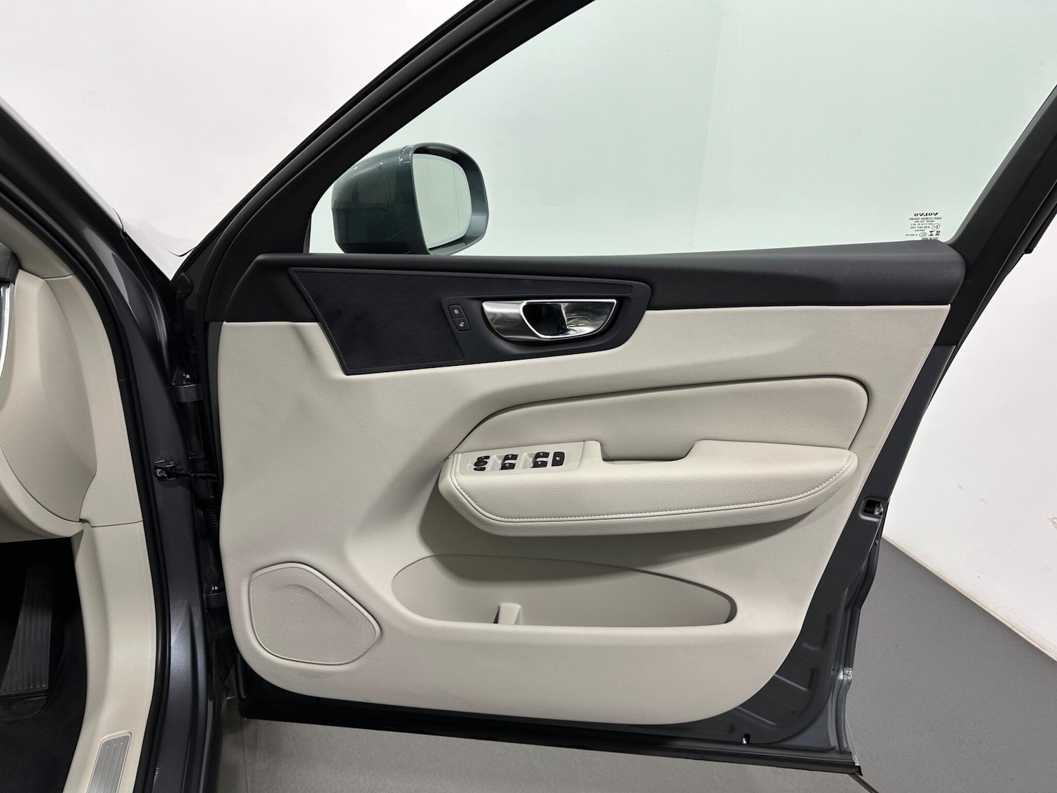 Used Volvo XC60 2021 for sale - 77203887: Photo 32