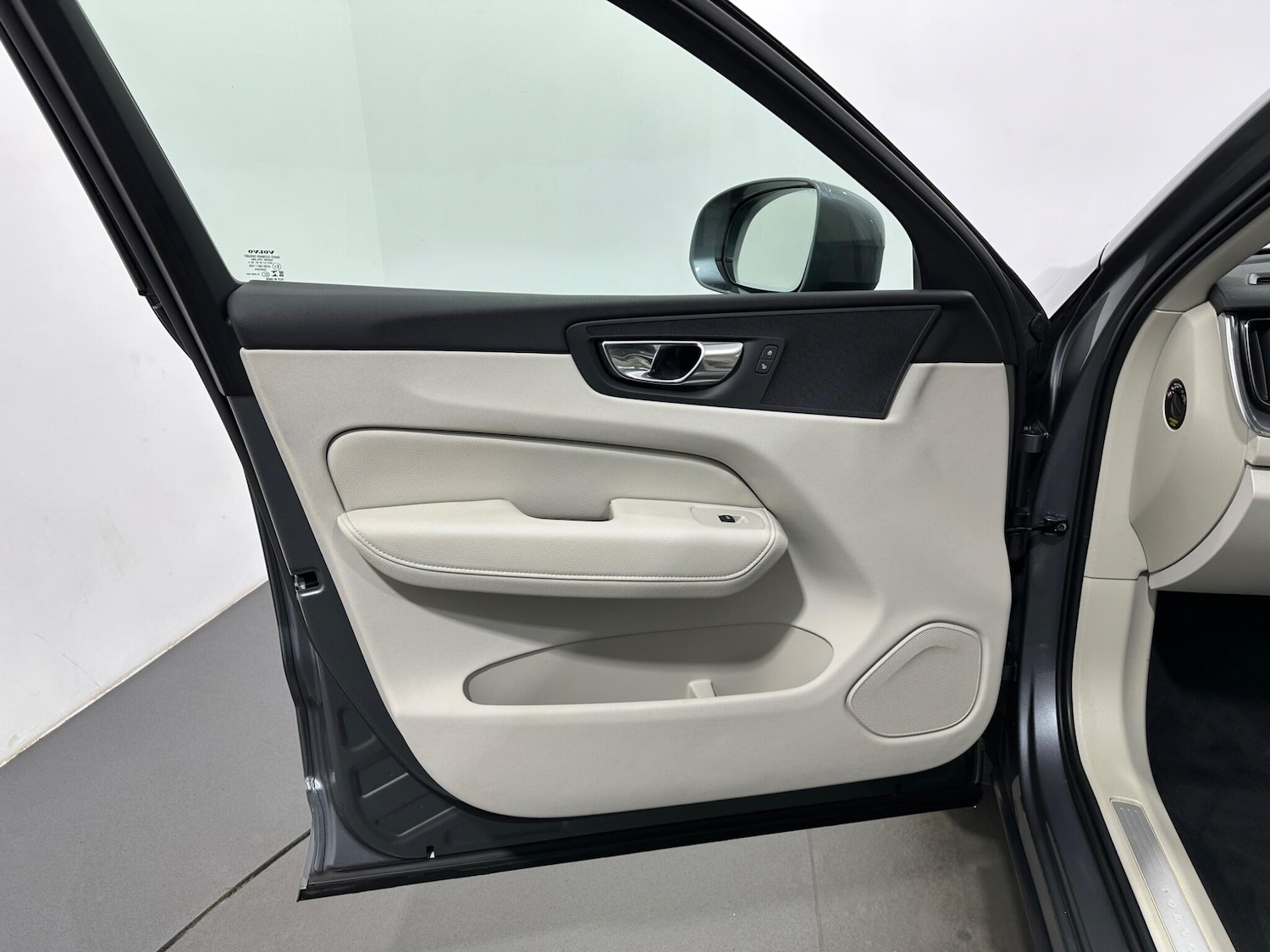 Used Volvo XC60 2021 for sale - 77203887: Photo 35