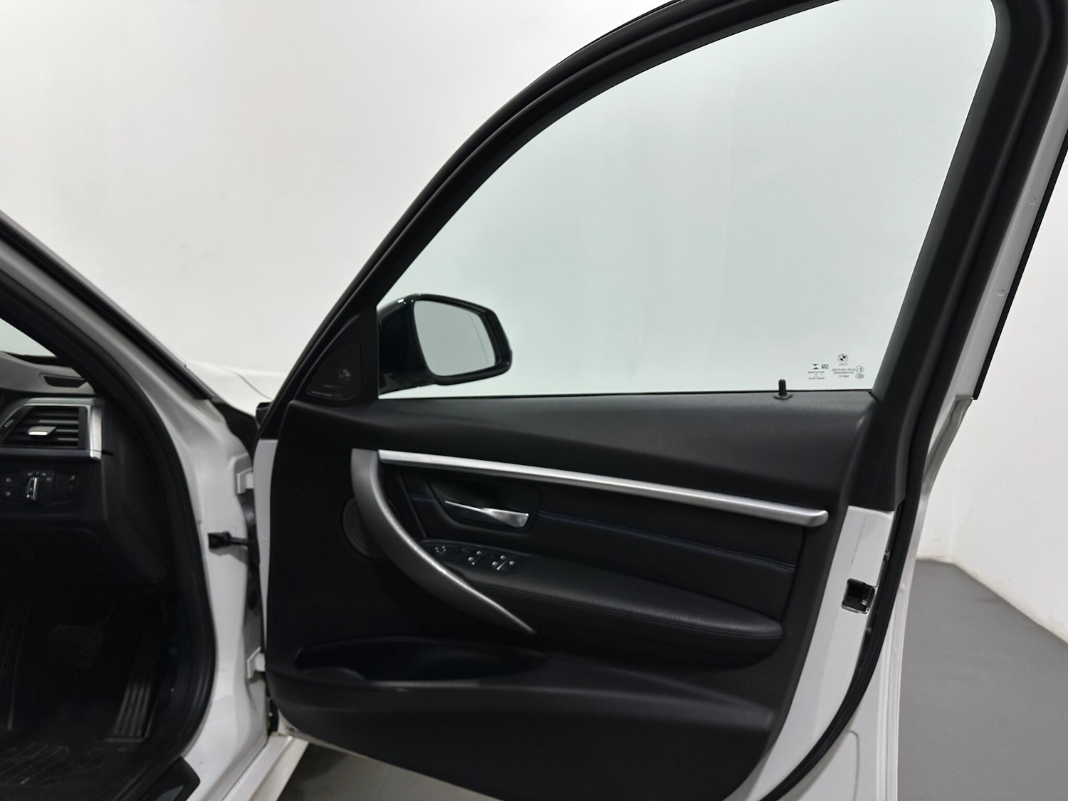 Used BMW 3 Series 2017 for sale - 78203973: Photo 33