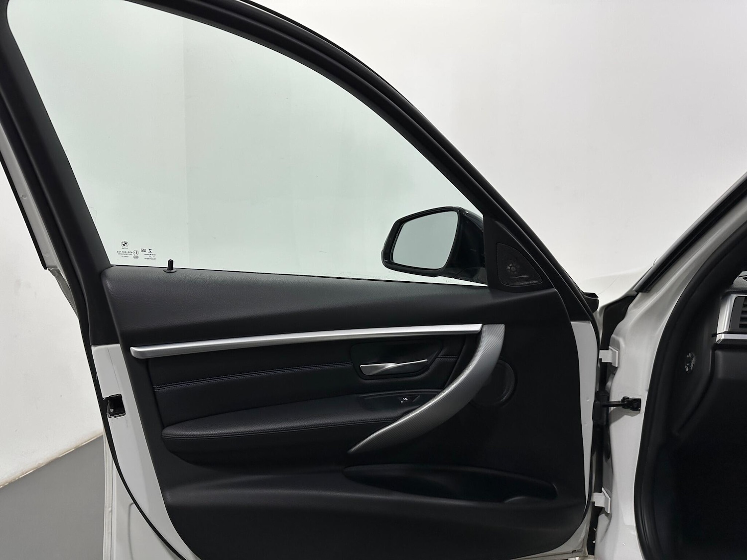 Used BMW 3 Series 2017 for sale - 78203973: Photo 37