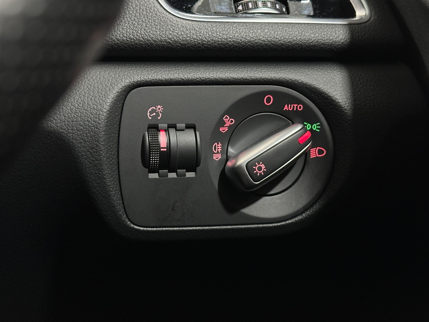 Used Audi Q3 2018 for sale - 76878852: Photo 16