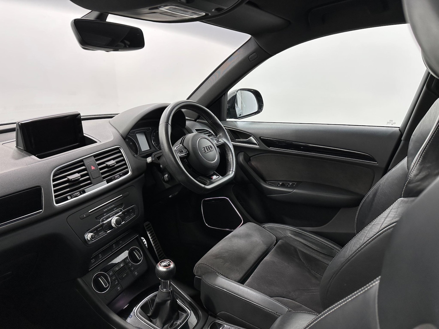 Used Audi Q3 2018 for sale - 76878852: Photo 28