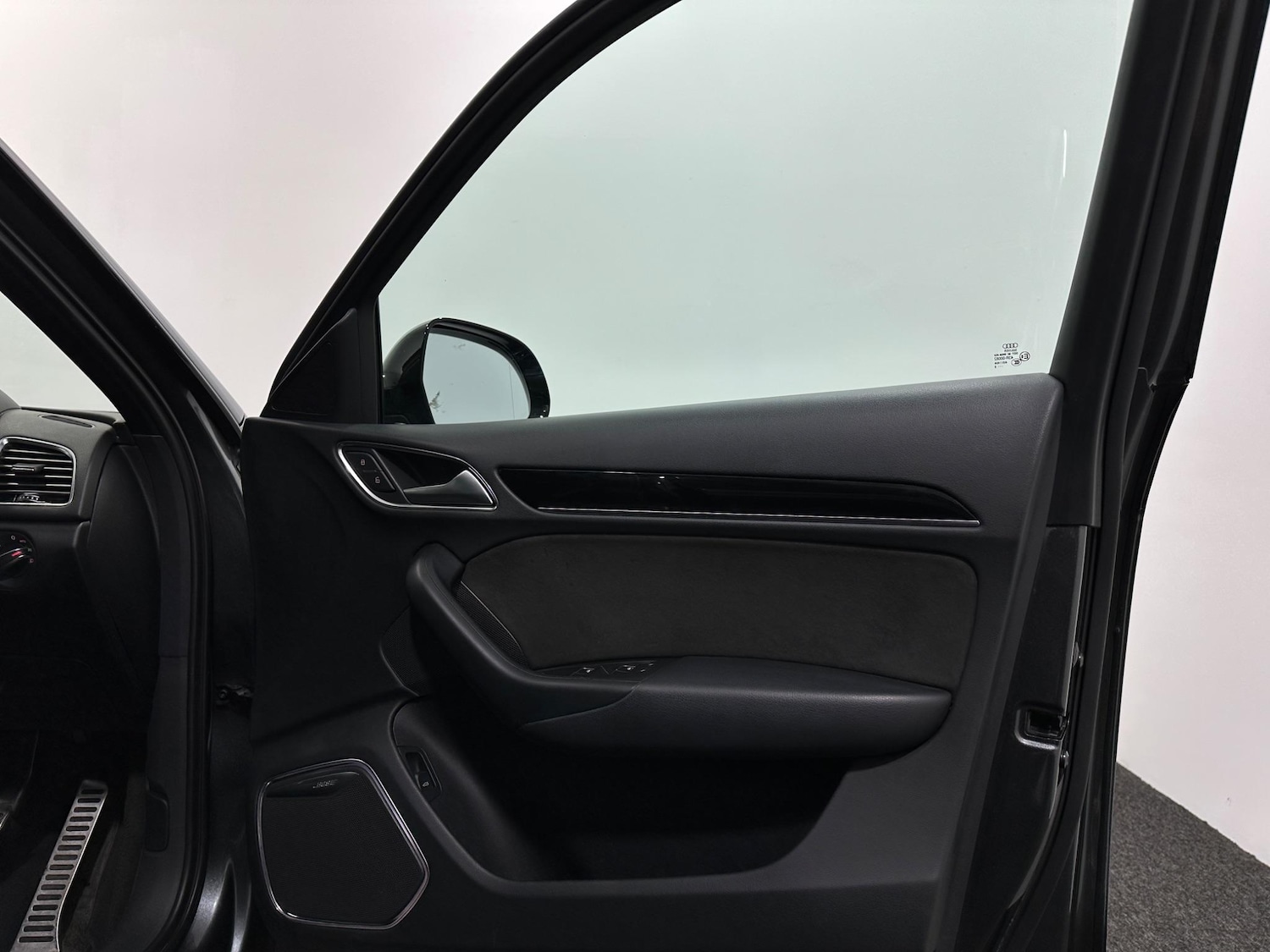 Used Audi Q3 2018 for sale - 76878852: Photo 32