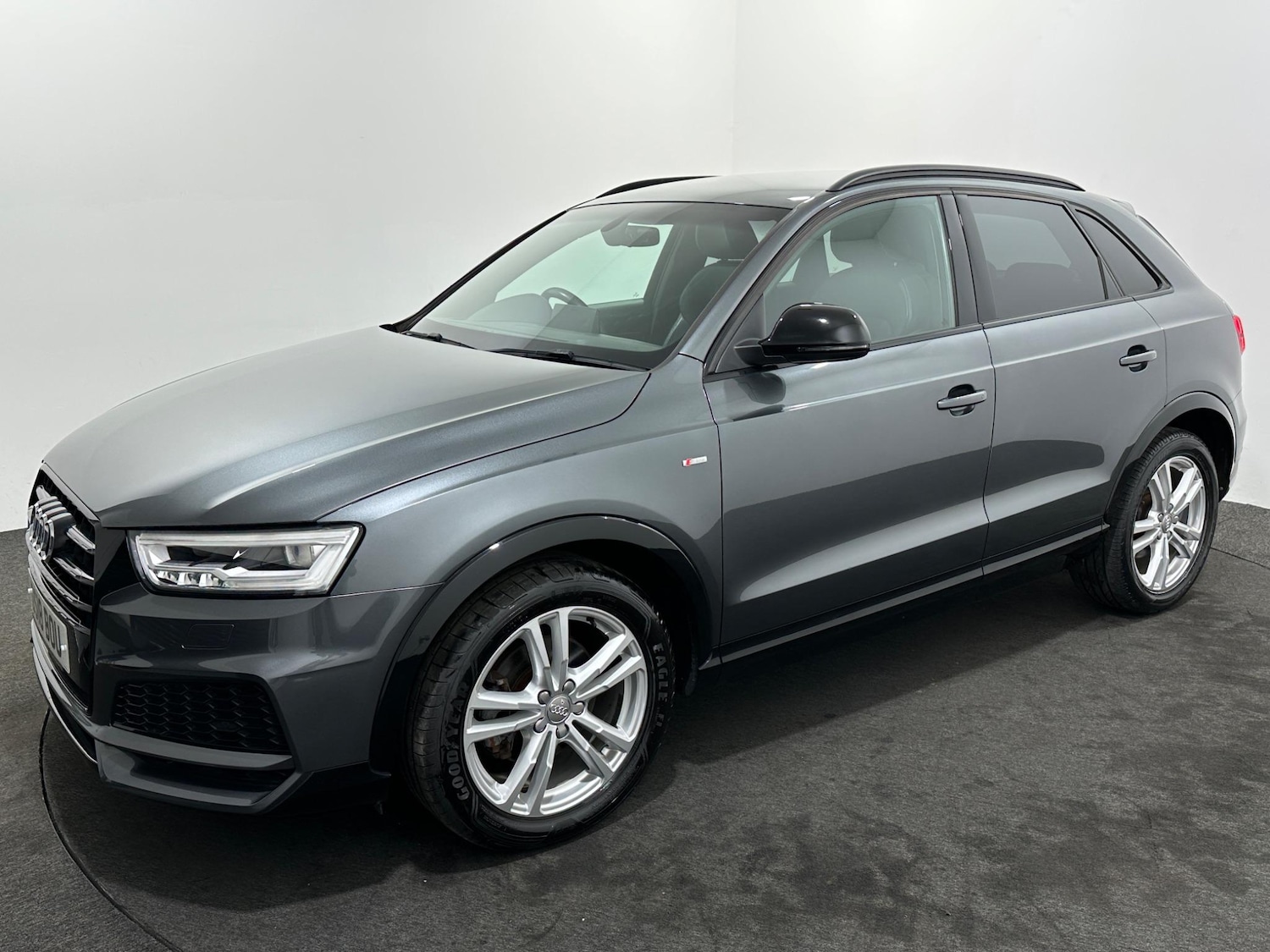 Used Audi Q3 2018 for sale - 76878852: Photo 54
