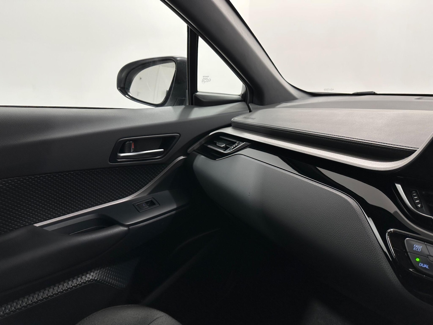 Used Toyota C-HR 2021 for sale - 77202929: Photo 22